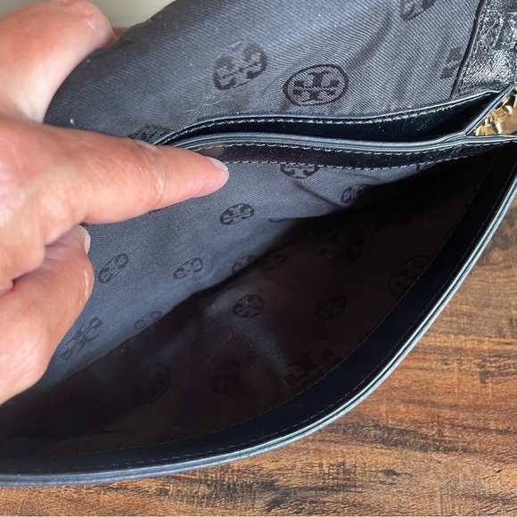 Tory Burch Adalyn Black Shoulder Bag Clutch Gold Patent Saffiano Leather - Picture 9 of 10